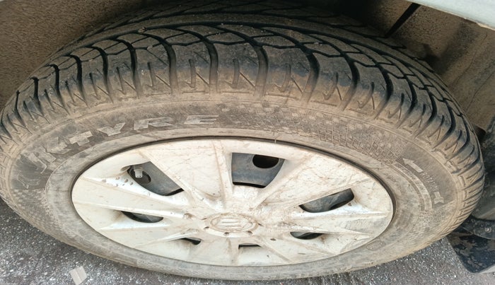 2010 Maruti SX4 VXI, Petrol, Manual, 1,24,000 km, tyre