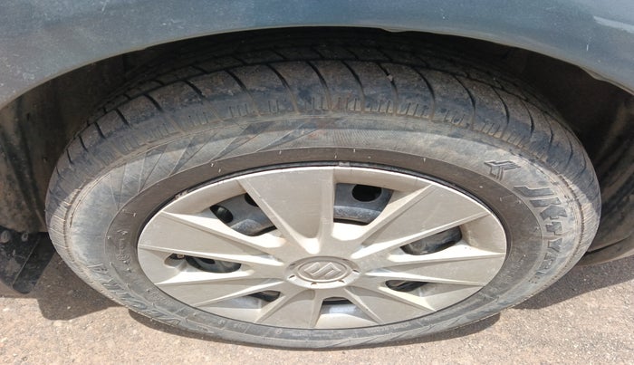 2010 Maruti SX4 VXI, Petrol, Manual, 1,24,000 km, tyre