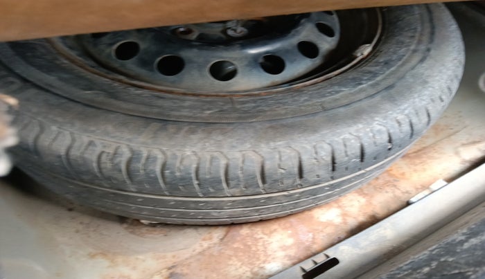 2010 Maruti SX4 VXI, Petrol, Manual, 1,24,000 km, tyre