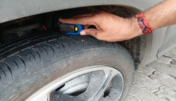 2024 Nissan MAGNITE  XE AMT EZ Shift, Petrol, Automatic, 13,941 km, tyre