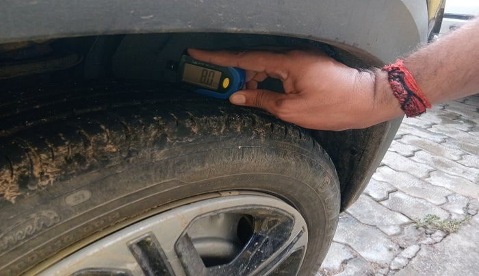 2024 Nissan MAGNITE  XE AMT EZ Shift, Petrol, Automatic, 13,941 km, tyre