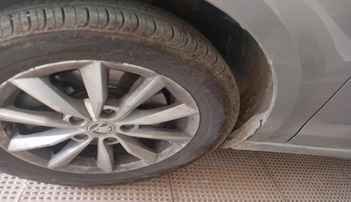 2015 Skoda Octavia ELEGANCE 1.8 TSI AT, Petrol, Automatic, 14,44,000 km, tyre