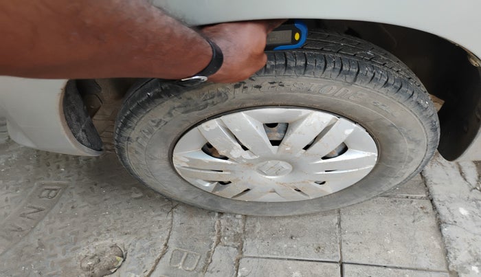 2015 Maruti Alto 800 LXI, Petrol, Manual, 50,364 km, tyre