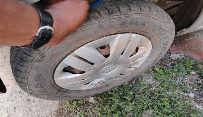 2015 Maruti Alto 800 LXI, Petrol, Manual, 50,364 km, tyre