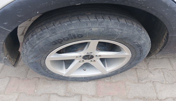2016 Hyundai Creta SX 1.6 DIESEL, Diesel, Manual, 1,16,567 km, tyre