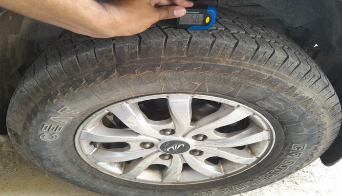2018 Mahindra XUV500 W9, Diesel, Manual, 76,200 km, tyre