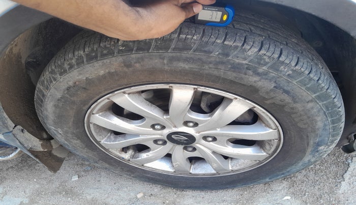 2018 Mahindra XUV500 W9, Diesel, Manual, 76,200 km, tyre