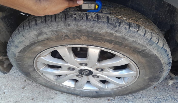 2018 Mahindra XUV500 W9, Diesel, Manual, 76,200 km, tyre
