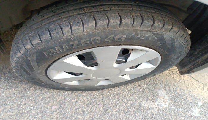 2013 Maruti Wagon R 1.0 LXI, Petrol, Manual, 72,908 km, tyre