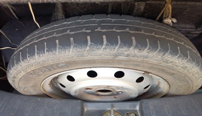2013 Maruti Wagon R 1.0 LXI, Petrol, Manual, 72,908 km, tyre