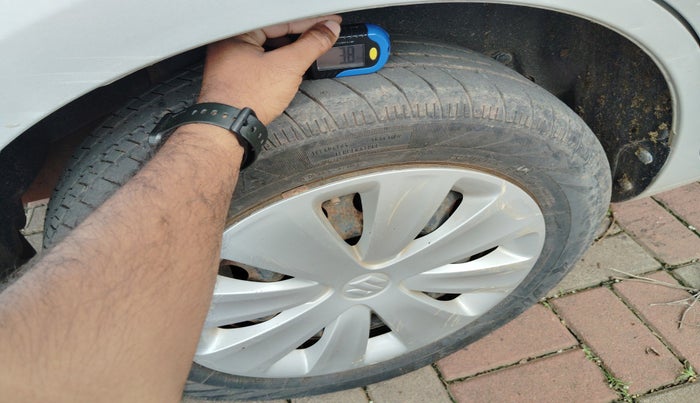 2017 Maruti Ertiga VXI, Petrol, Manual, 96,241 km, tyre