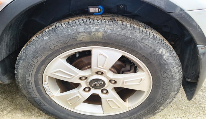 2015 Mahindra XUV500 W8, Diesel, Manual, 35,001 km, tyre
