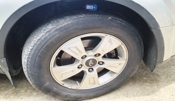 2015 Mahindra XUV500 W8, Diesel, Manual, 35,001 km, tyre