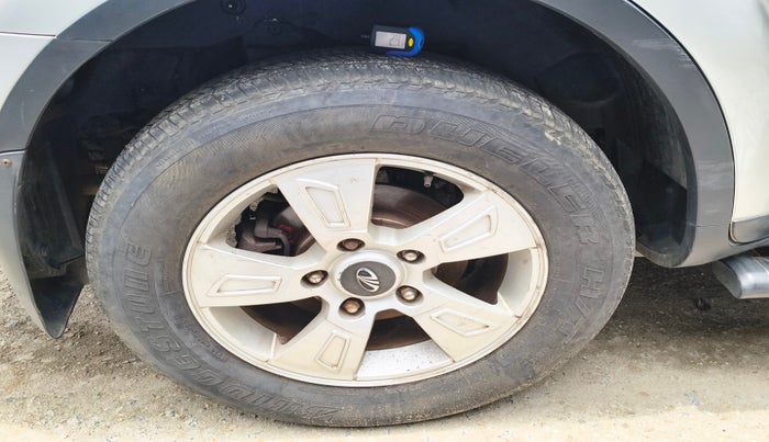 2015 Mahindra XUV500 W8, Diesel, Manual, 35,001 km, tyre