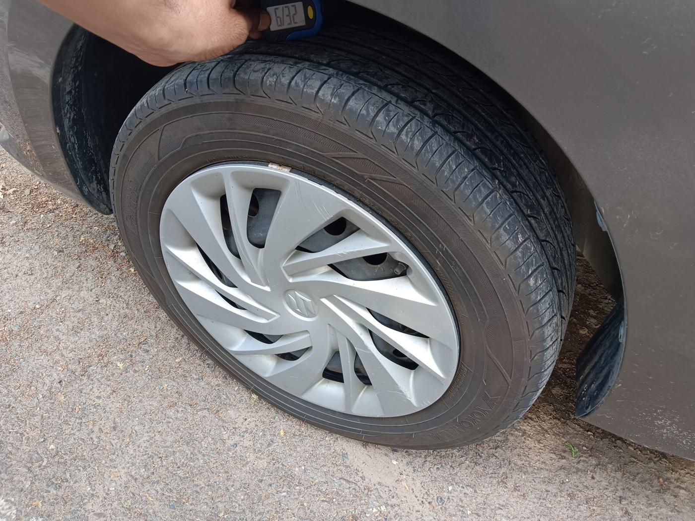 2019 Maruti Ertiga VXI SHVS, Petrol, Manual, 1,08,676 km, tyre