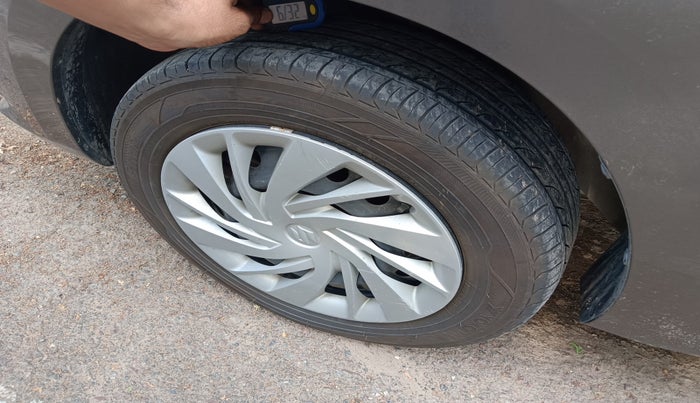 2019 Maruti Ertiga VXI SHVS, Petrol, Manual, 1,08,676 km, tyre
