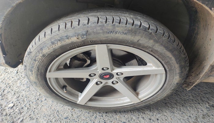 2020 Hyundai VENUE S 1.2, Petrol, Manual, 48,885 km, tyre