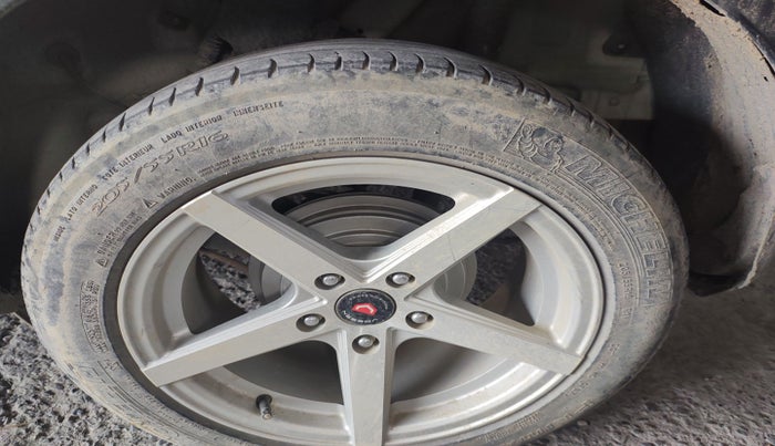 2020 Hyundai VENUE S 1.2, Petrol, Manual, 48,885 km, tyre
