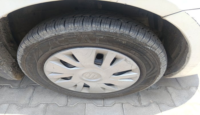 2013 Maruti Swift Dzire VDI, Diesel, Manual, 64,042 km, tyre