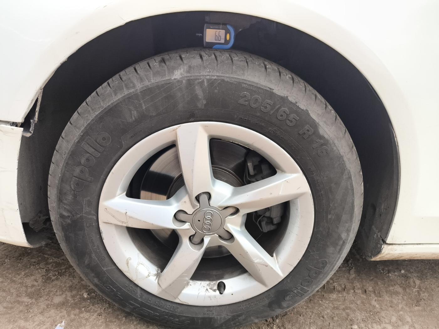 2014 Audi A4 2.0 TDI 174BHP, Diesel, Automatic, 98,716 km, tyre