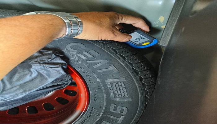 2022 Nissan MAGNITE XL, Petrol, Manual, 11,530 km, tyre