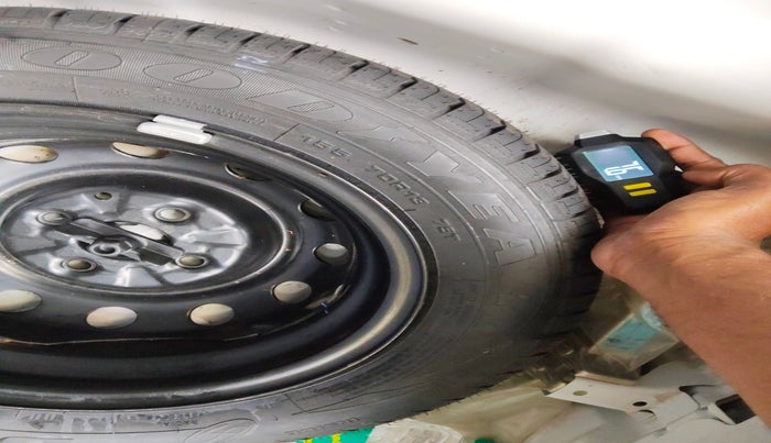 2015 Hyundai Eon MAGNA +, Petrol, Manual, 19,634 km, tyre