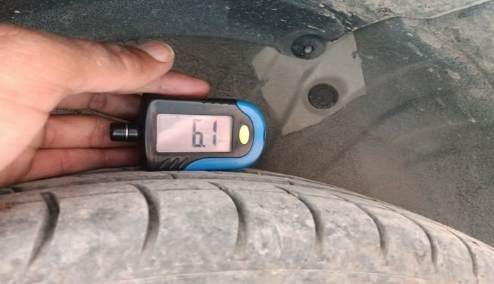 2013 Hyundai i20 MAGNA 1.2, Petrol, Manual, 94,149 km, tyre