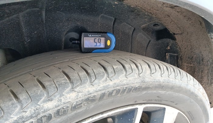 2019 Mahindra XUV300 W8 (O) 1.2 PETROL, Petrol, Manual, 1,08,684 km, tyre