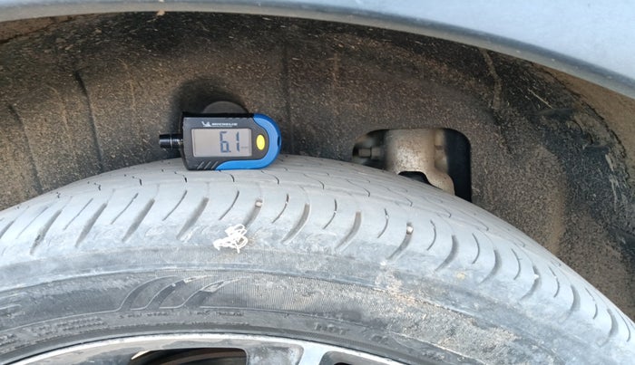 2019 Mahindra XUV300 W8 (O) 1.2 PETROL, Petrol, Manual, 1,08,684 km, tyre
