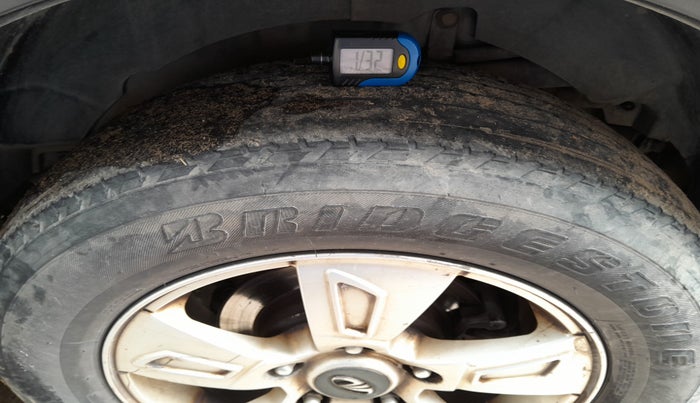 2015 Mahindra XUV500 W8, Diesel, Manual, 1,87,419 km, tyre