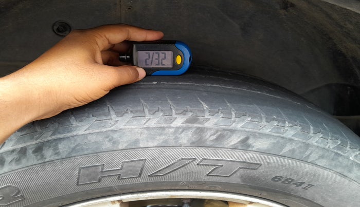 2015 Mahindra XUV500 W8, Diesel, Manual, 1,87,419 km, tyre