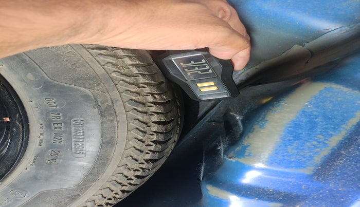 2015 Ford Figo Aspire TITANIUM 1.2 PETROL, Petrol, Manual, 46,046 km, tyre