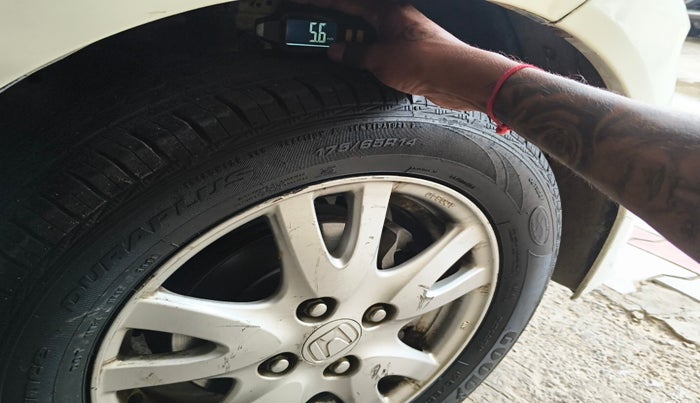 2015 Honda Brio VX AT, Petrol, Automatic, 91,814 km, tyre