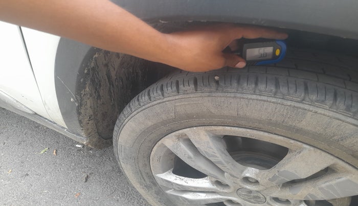 2016 Maruti Vitara Brezza ZDI PLUS, Diesel, Manual, 1,17,359 km, tyre