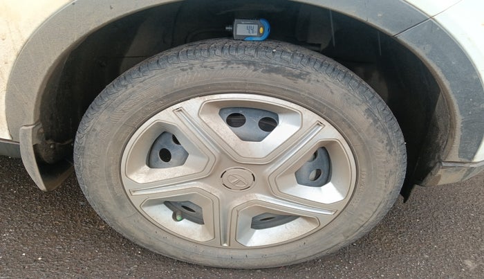 2023 Tata NEXON XM PETROL, Petrol, Manual, 18,638 km, tyre