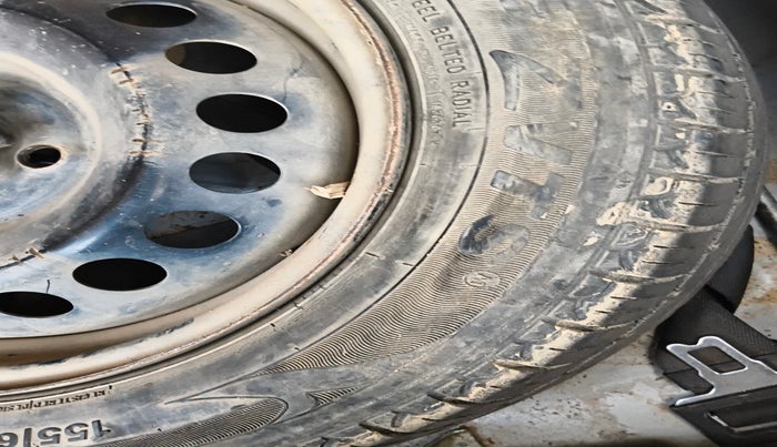 2015 Hyundai Grand i10 SPORTZ 1.1 CRDI, Diesel, Manual, 1,07,344 km, tyre