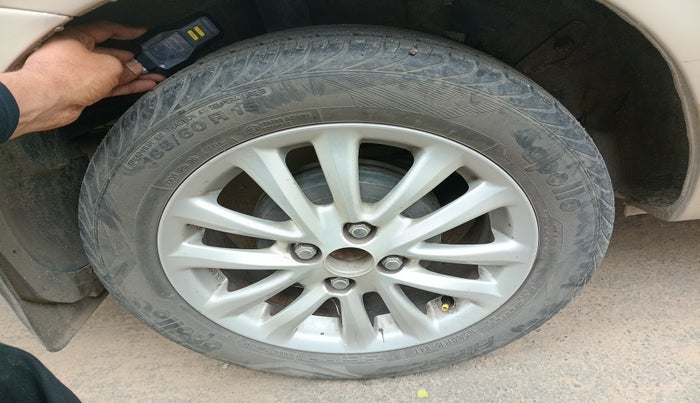 2011 Toyota Etios V, Petrol, Manual, 92,522 km, tyre