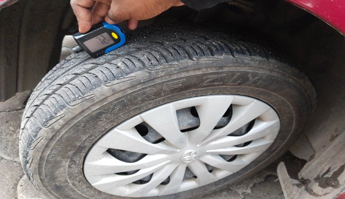 2012 Toyota Etios Liva GD, Diesel, Manual, 2,12,075 km, tyre