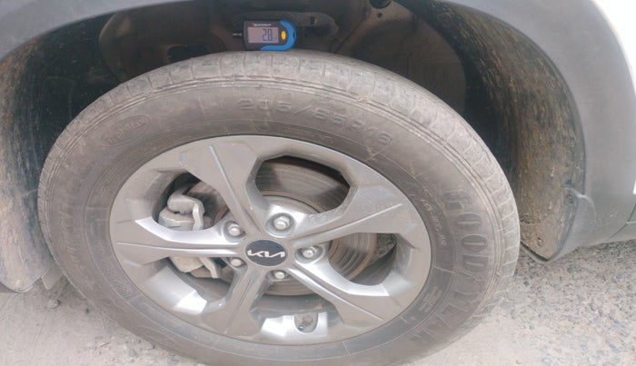 2022 KIA SELTOS HTK PLUS 1.5, Petrol, Manual, 28,739 km, tyre
