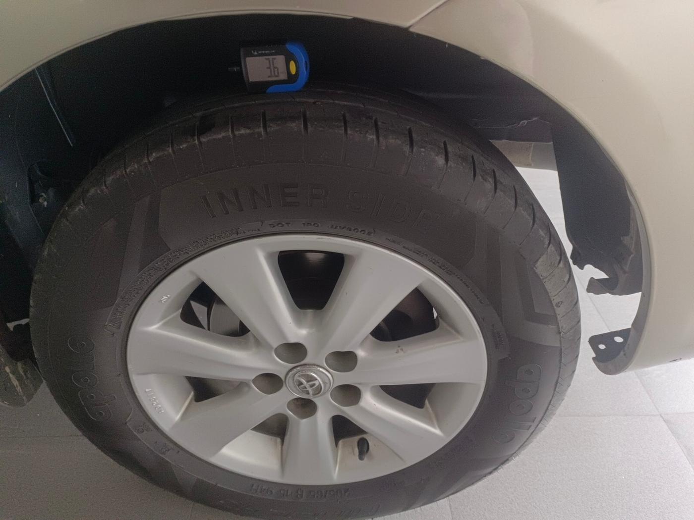 2013 Toyota Corolla Altis J DIESEL, Diesel, Manual, 1,44,567 km, tyre