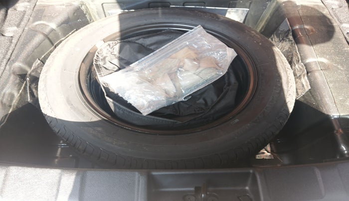 2024 Tata NEXON PURE SUNROOF 1.2 PETROL, Petrol, Manual, 8,993 km, tyre