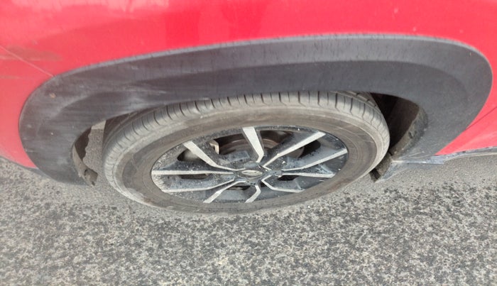 2019 Mahindra Kuv100 K8 6 STR, Petrol, Manual, 1,07,165 km, tyre