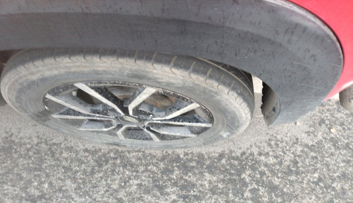 2019 Mahindra Kuv100 K8 6 STR, Petrol, Manual, 1,07,165 km, tyre