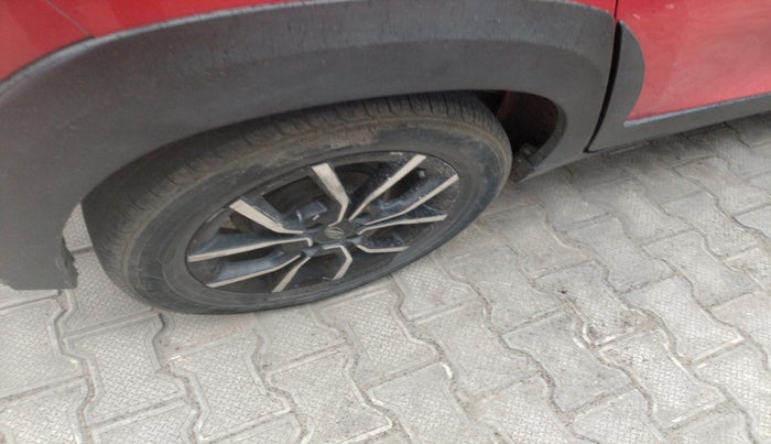 2019 Mahindra Kuv100 K8 6 STR, Petrol, Manual, 1,07,165 km, tyre