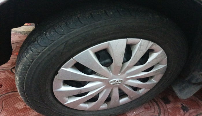 2012 Toyota Etios Liva GD, Diesel, Manual, 2,09,850 km, tyre