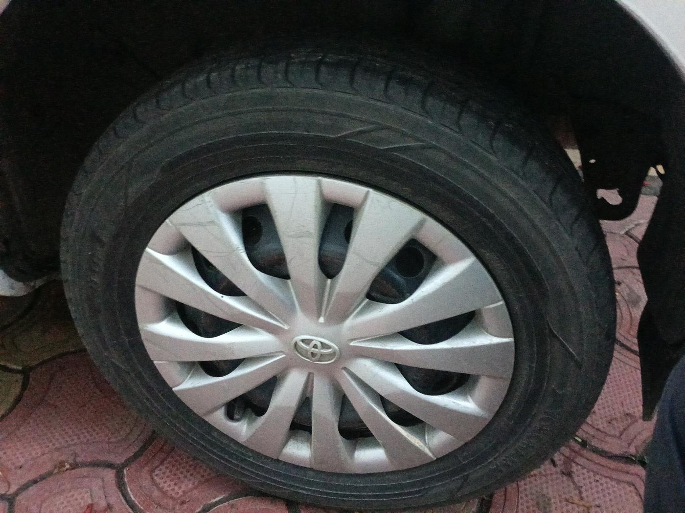 2012 Toyota Etios Liva GD, Diesel, Manual, 2,11,339 km, tyre