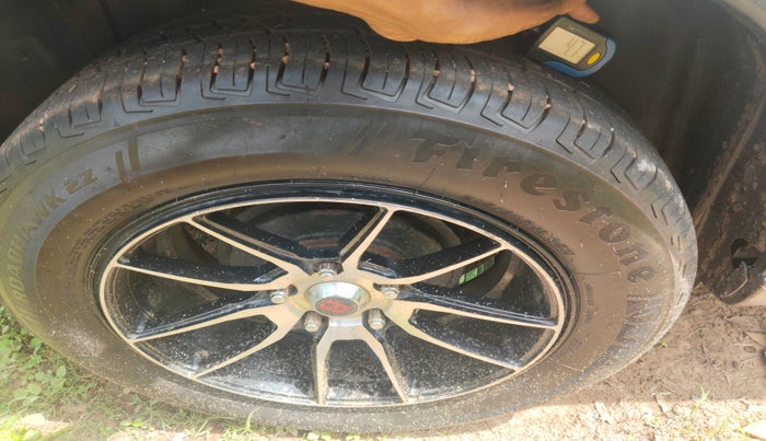 2021 Maruti Vitara Brezza LXI, Petrol, Manual, 30,366 km, tyre