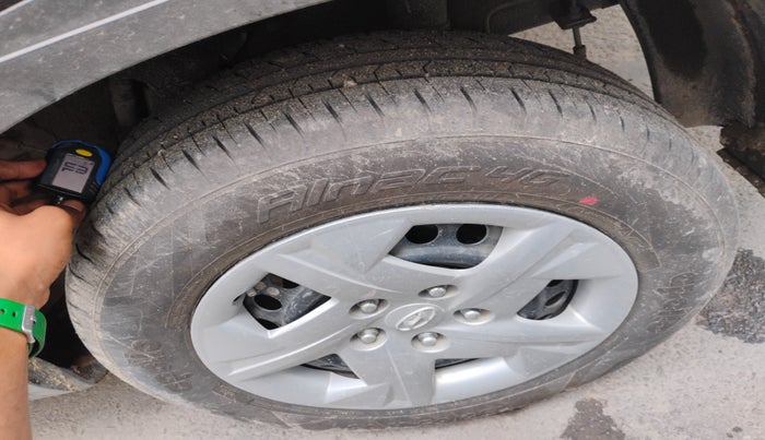 2023 Hyundai VENUE S 1.2, Petrol, Manual, 59,567 km, tyre