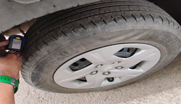 2023 Hyundai VENUE S 1.2, Petrol, Manual, 59,567 km, tyre