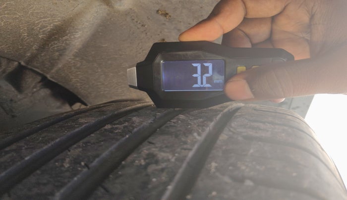 2023 Mahindra XUV300 W6 1.5 Sunroof Diesel, Diesel, Manual, 25,523 km, tyre